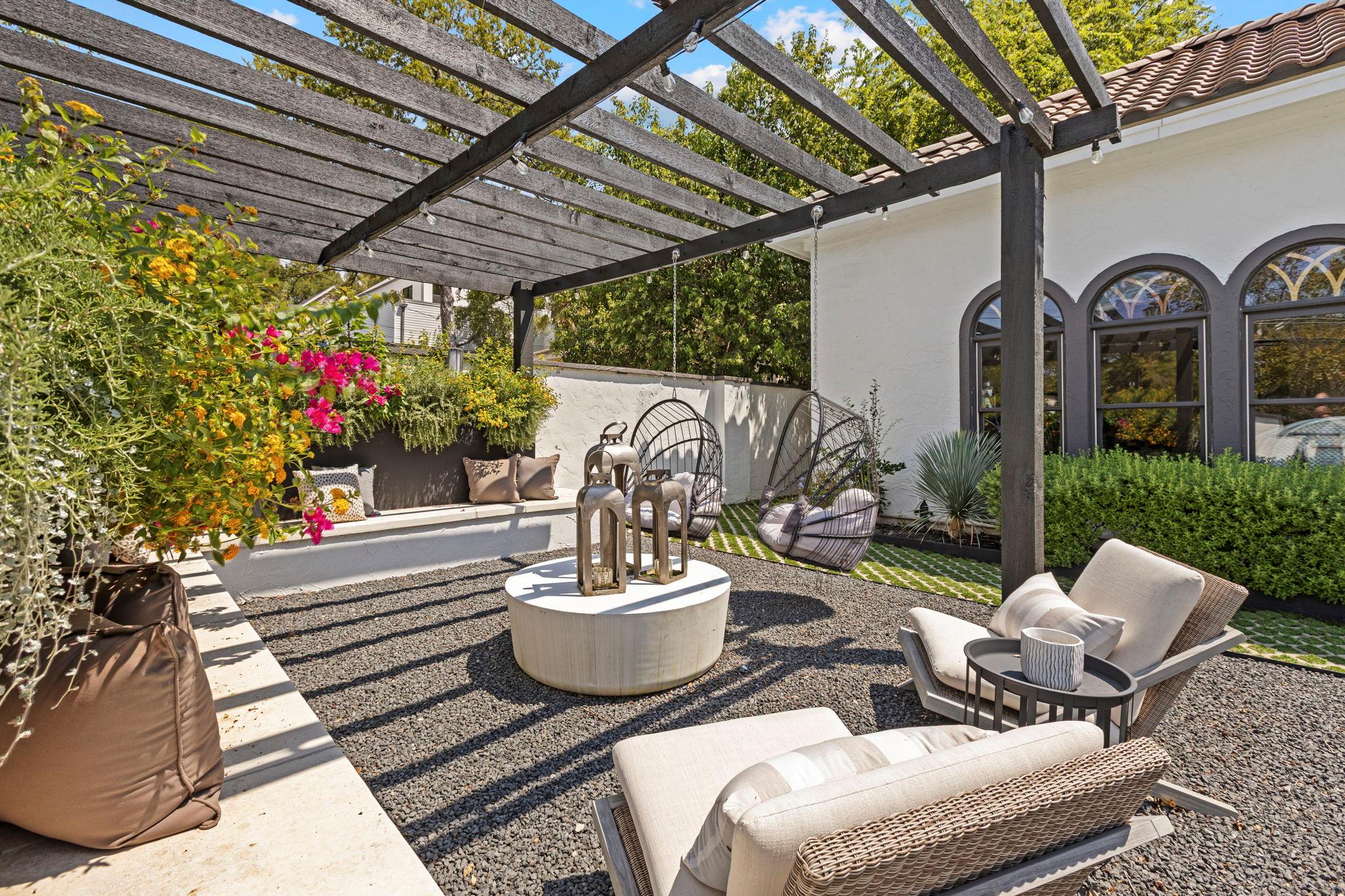 2621 Exposition BLVD