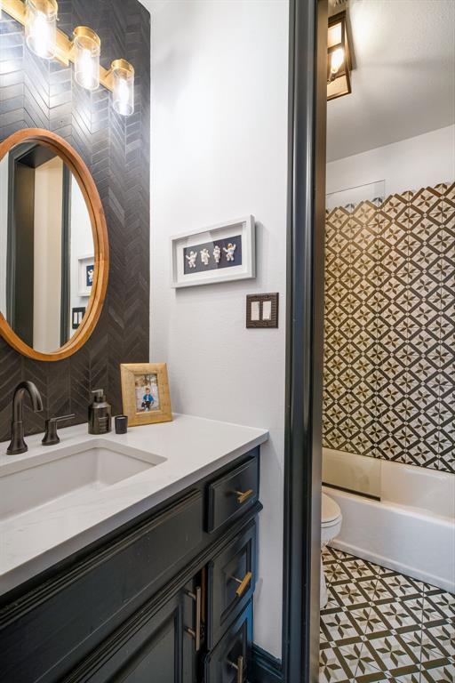 2621 Exposition BLVD