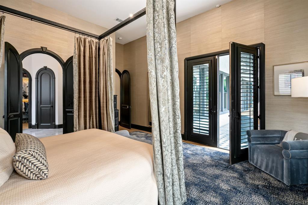 2621 Exposition BLVD