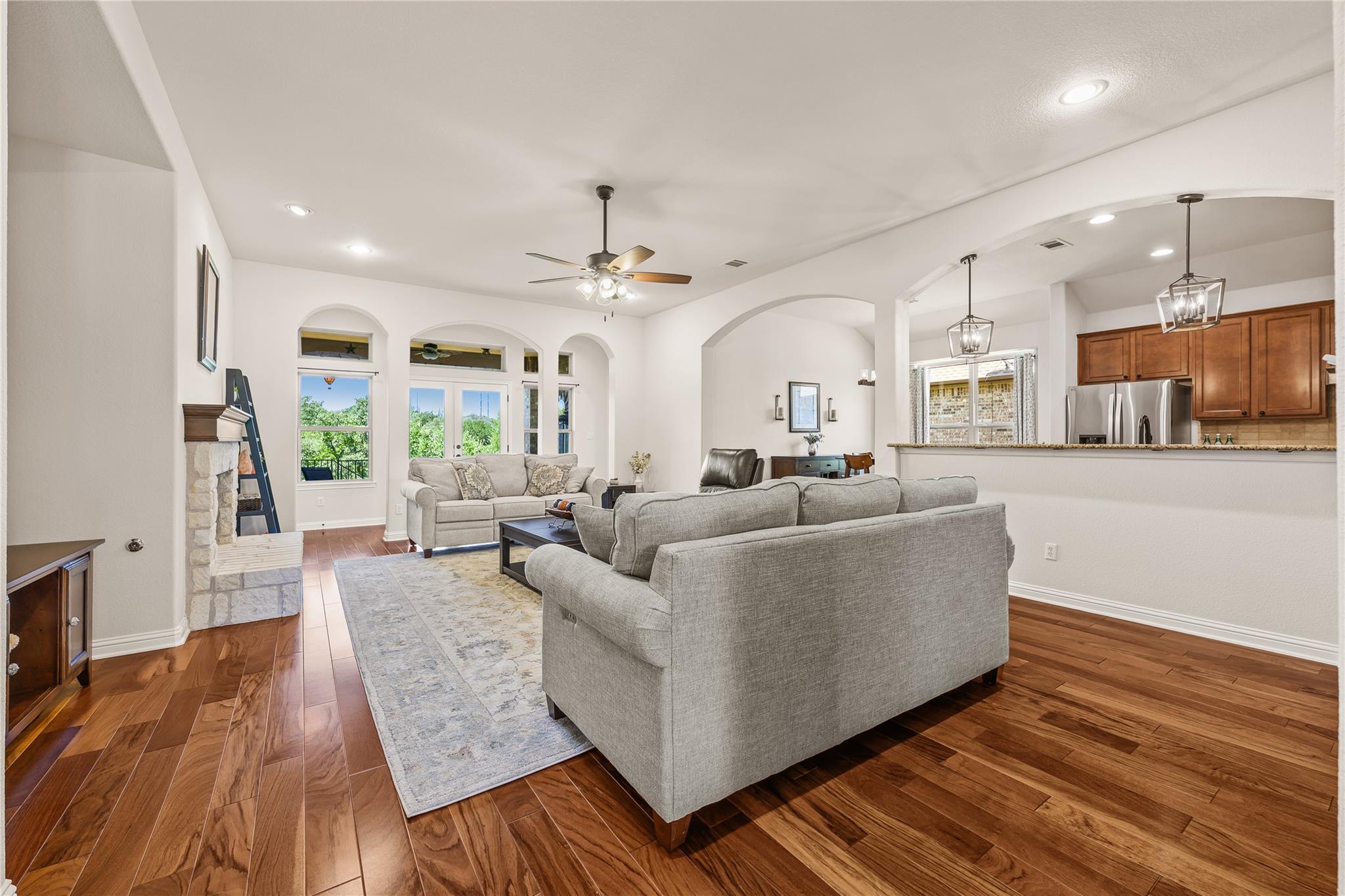 205 Bellagio DR