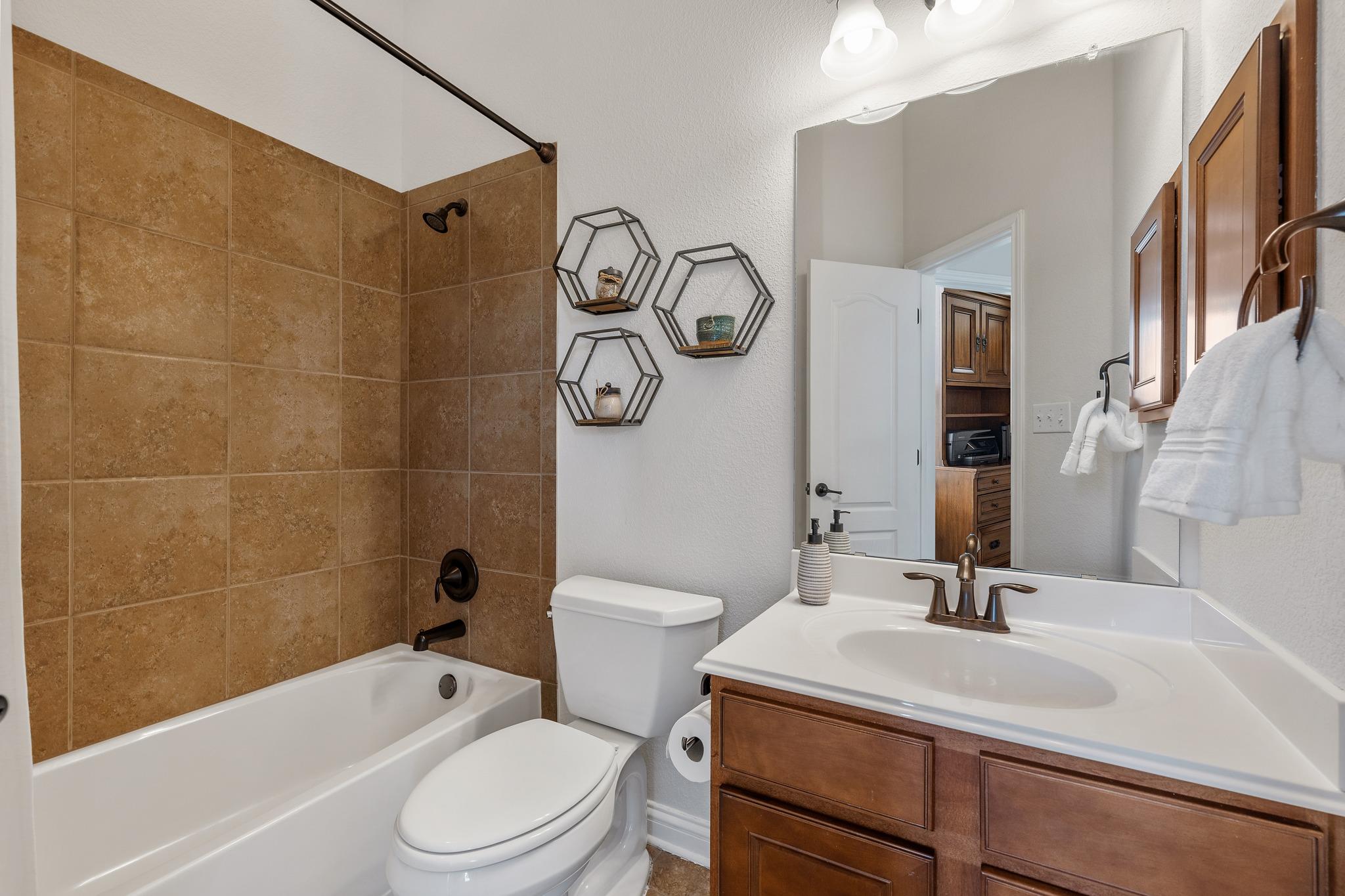 205 Bellagio DR