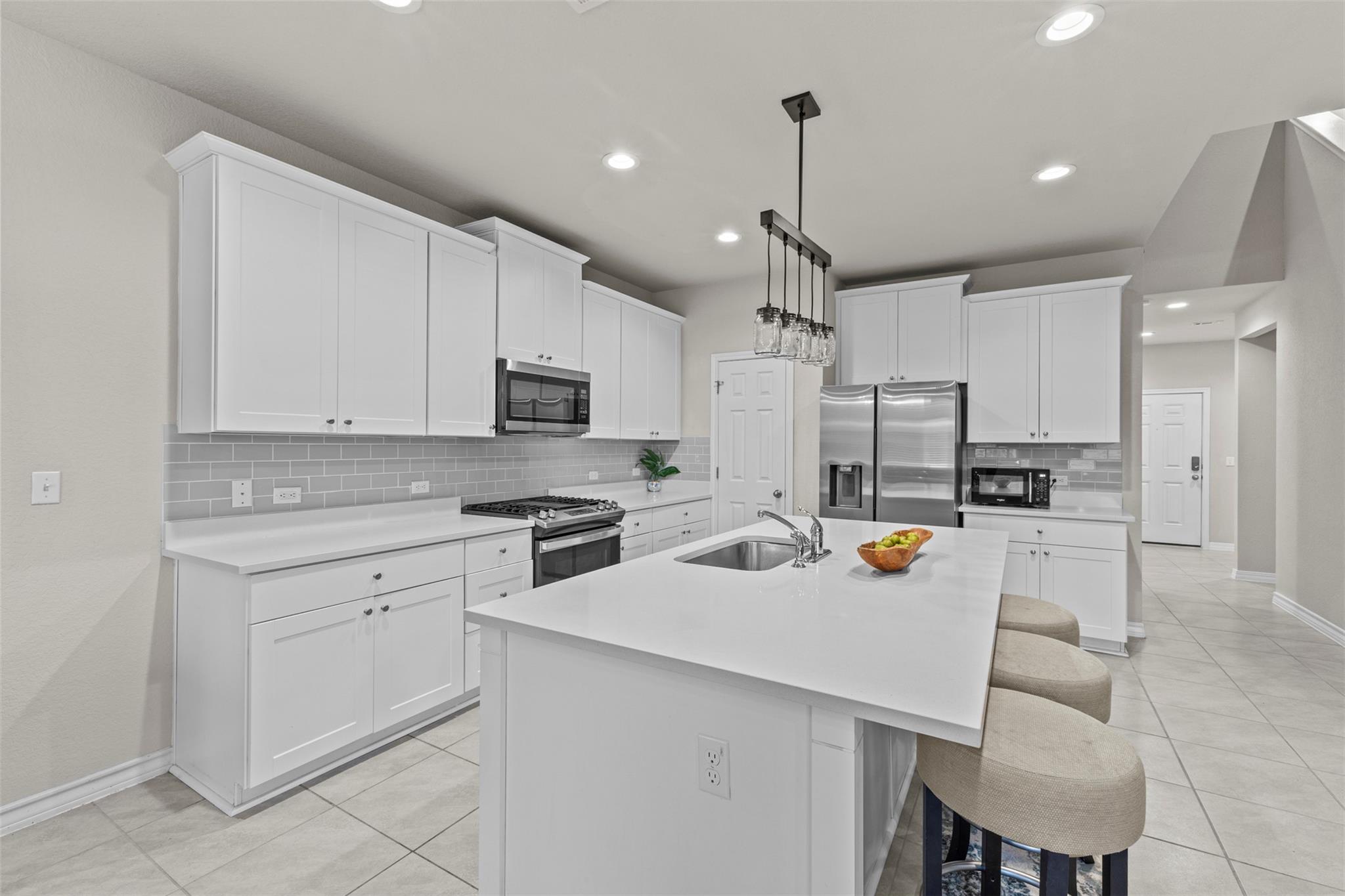 11804 Saddle Rock DR