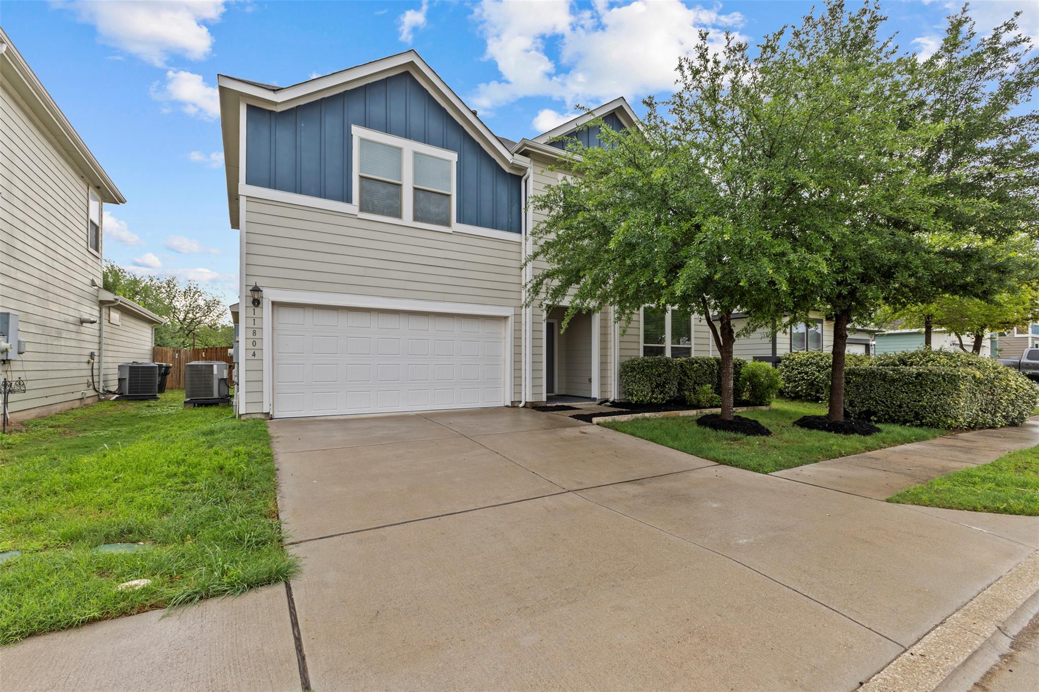 11804 Saddle Rock DR