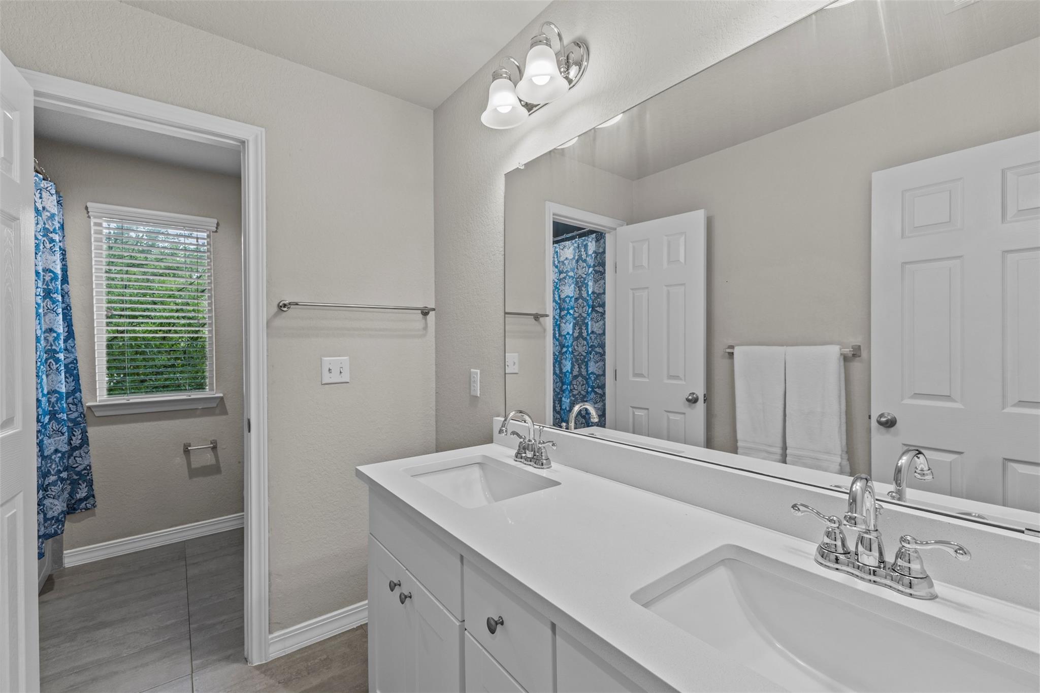 11804 Saddle Rock DR