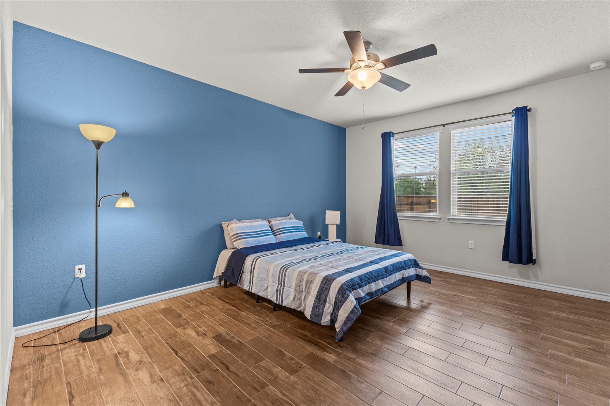 11804 Saddle Rock DR