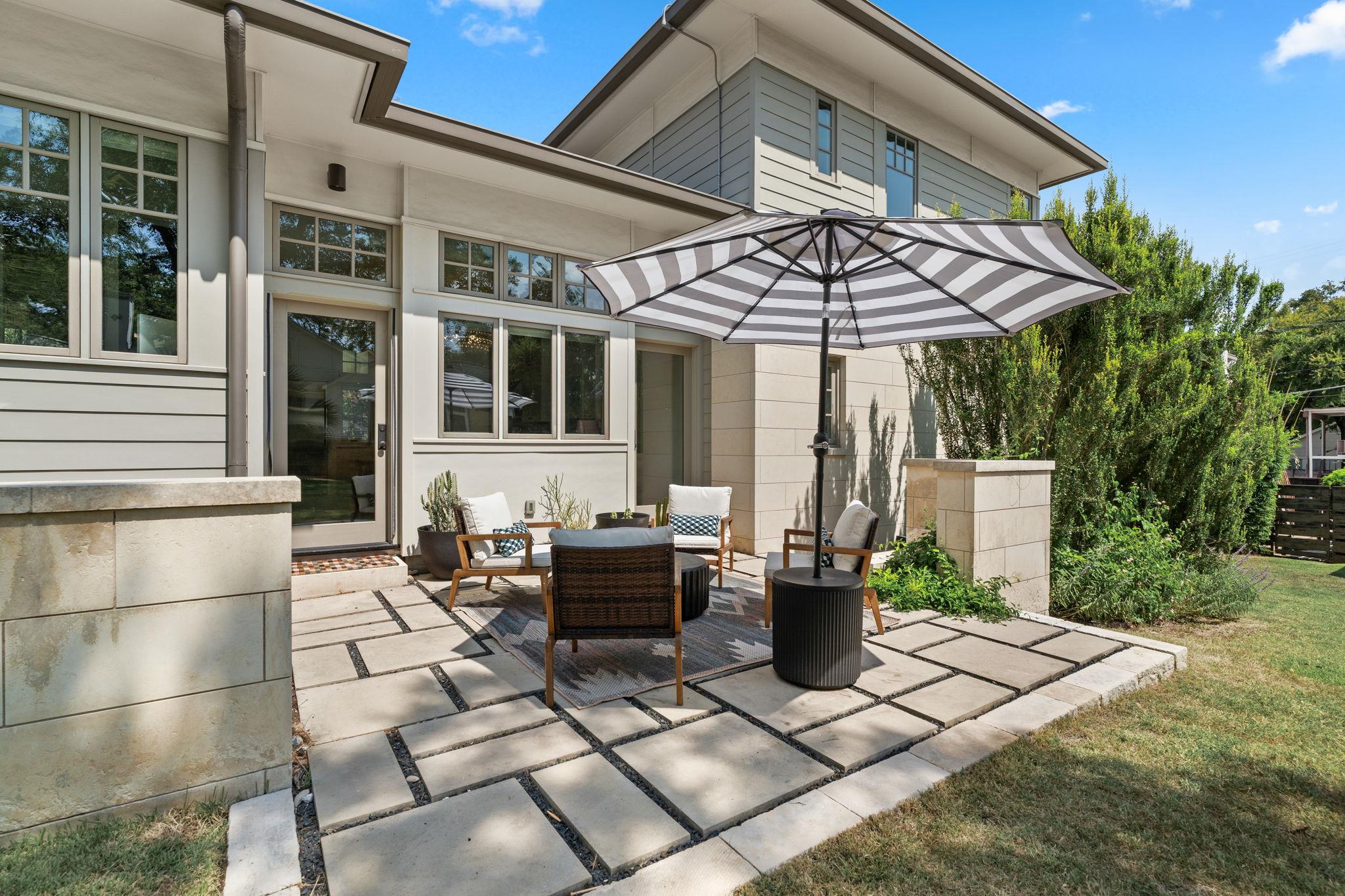 3015 & 3013 Washington Square SQ