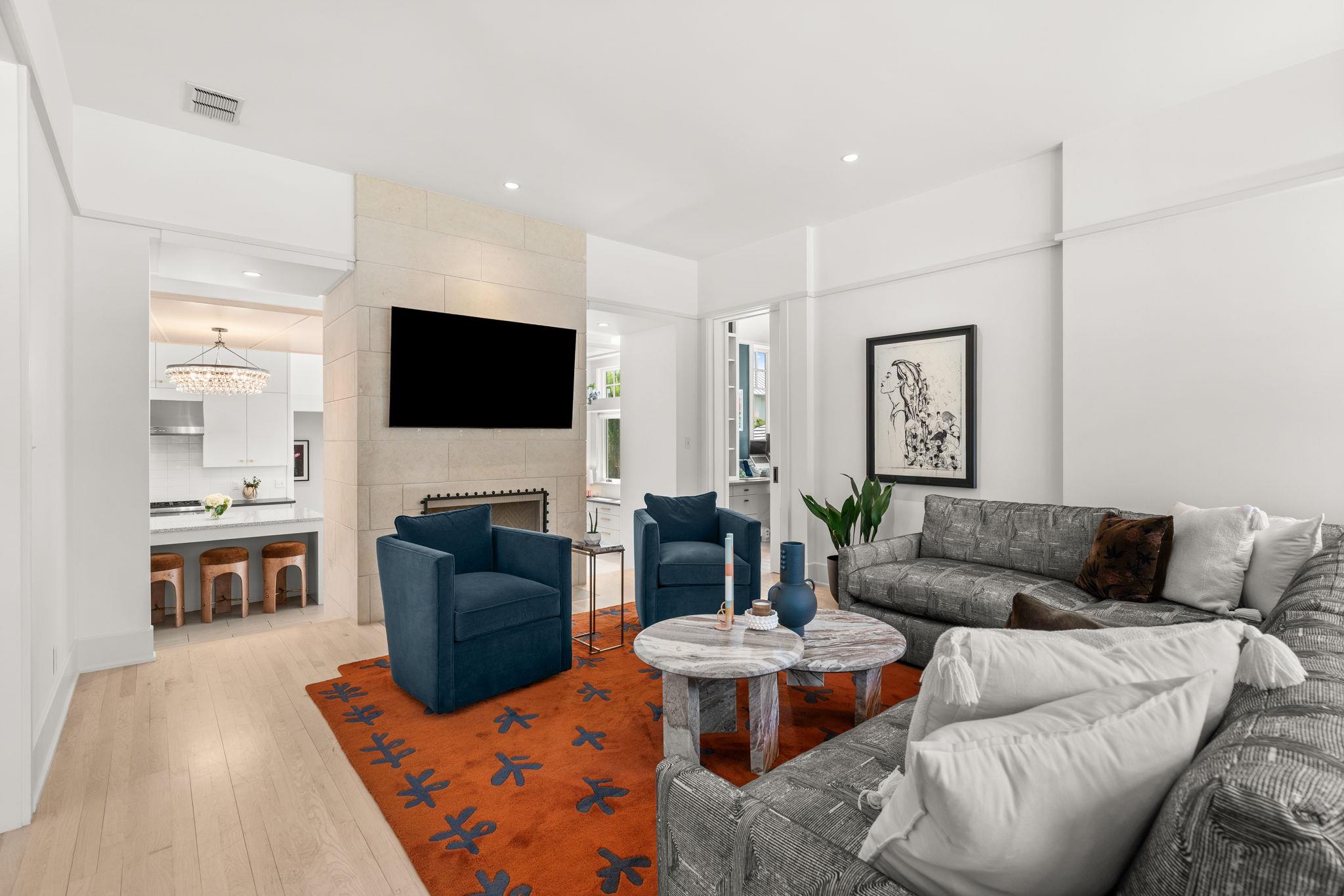 3015 & 3013 Washington Square SQ