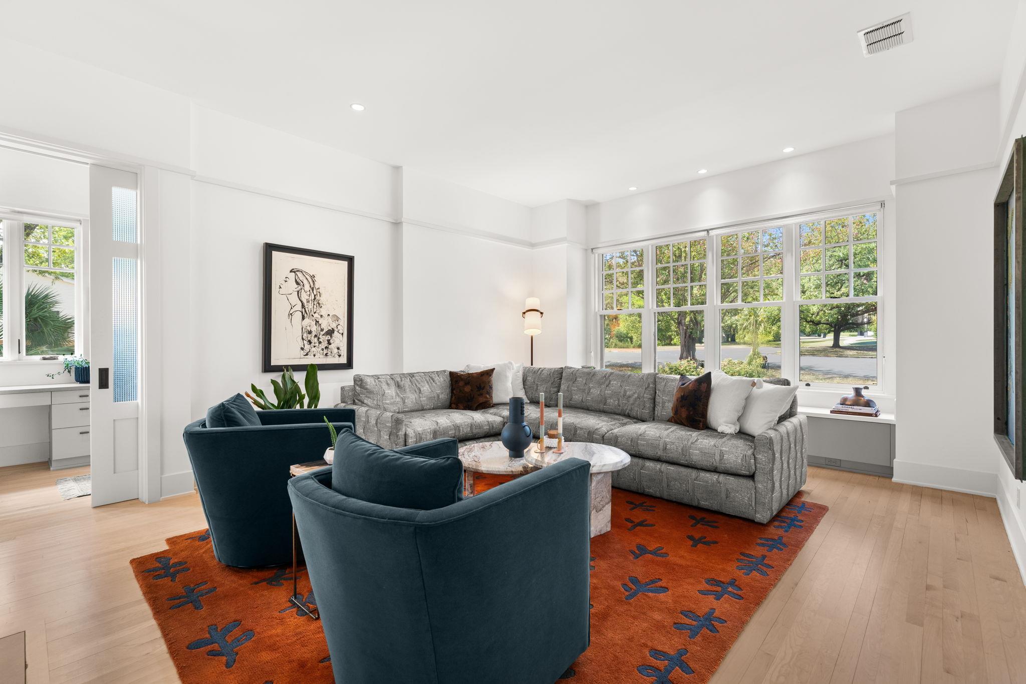 3015 & 3013 Washington Square SQ