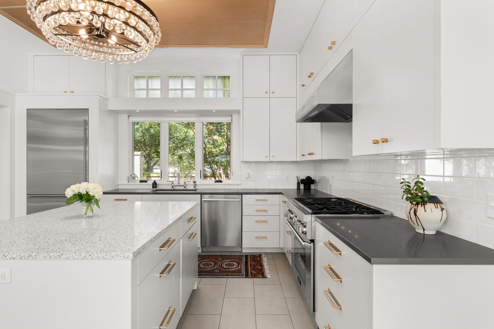 3015 & 3013 Washington Square SQ