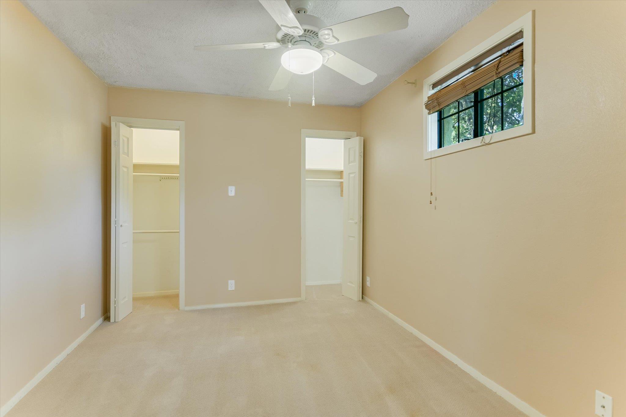 85 BROOKHOLLOW DR