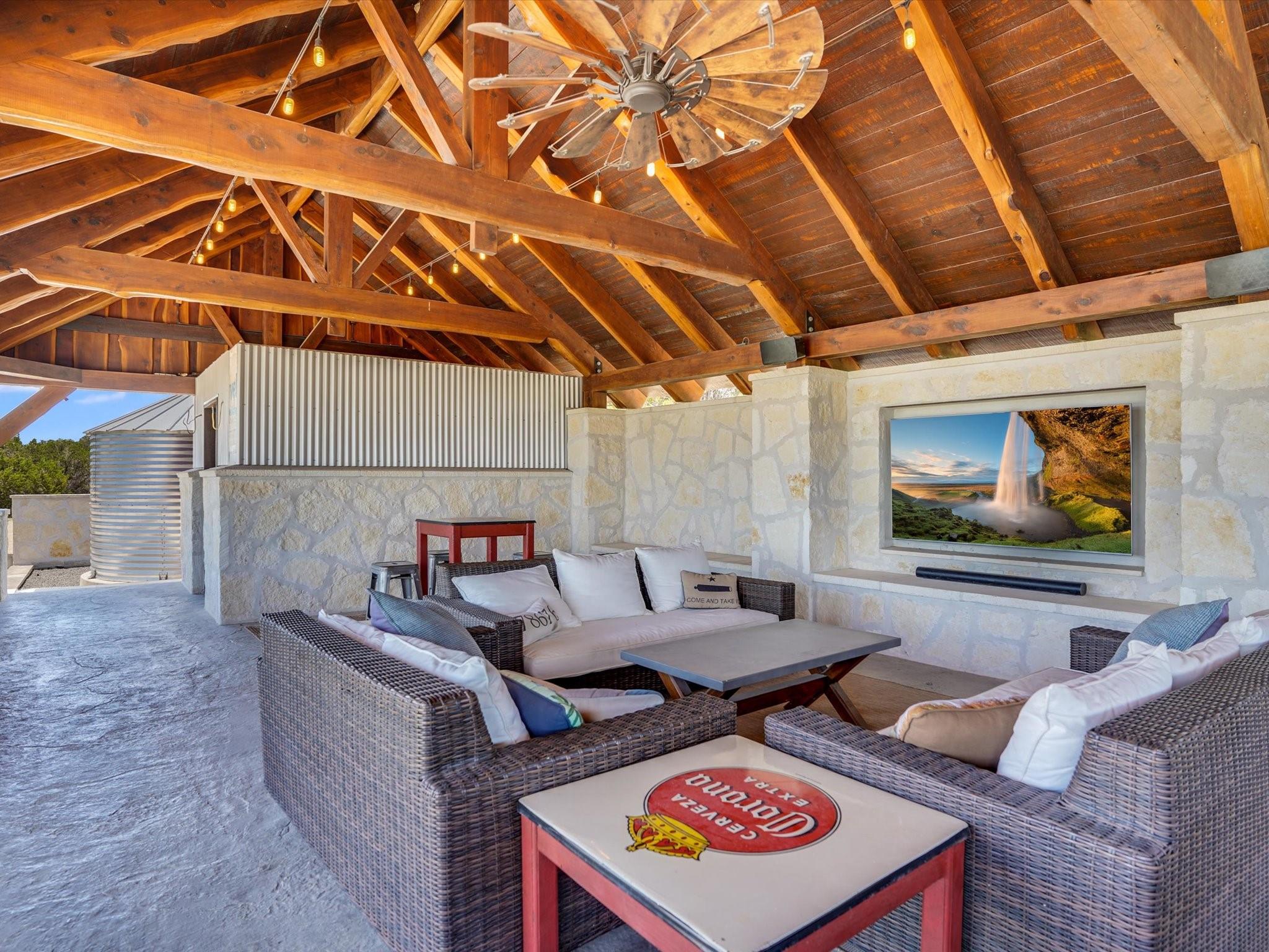 453 LONE MAN MOUNTAIN RD