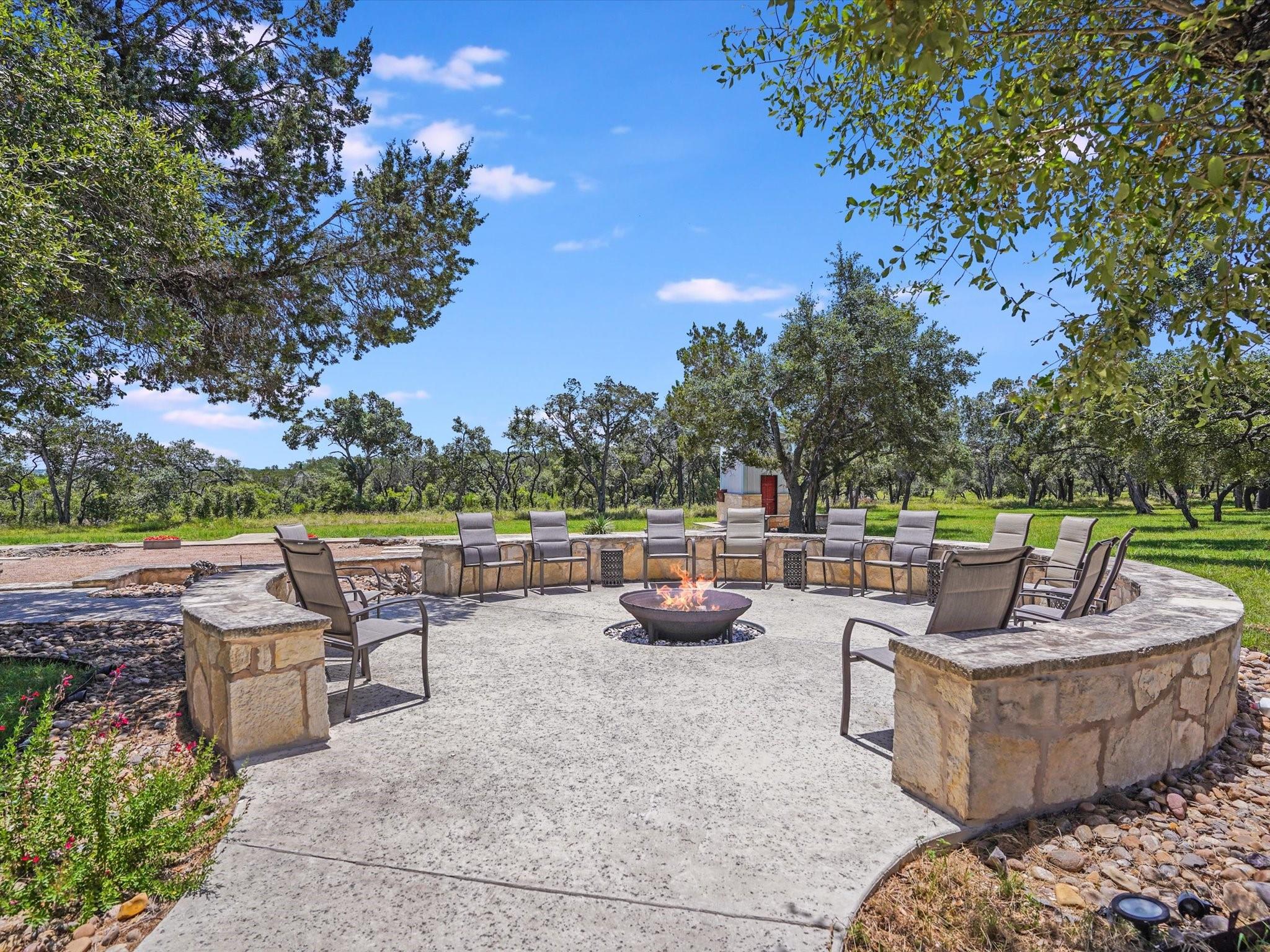 453 LONE MAN MOUNTAIN RD