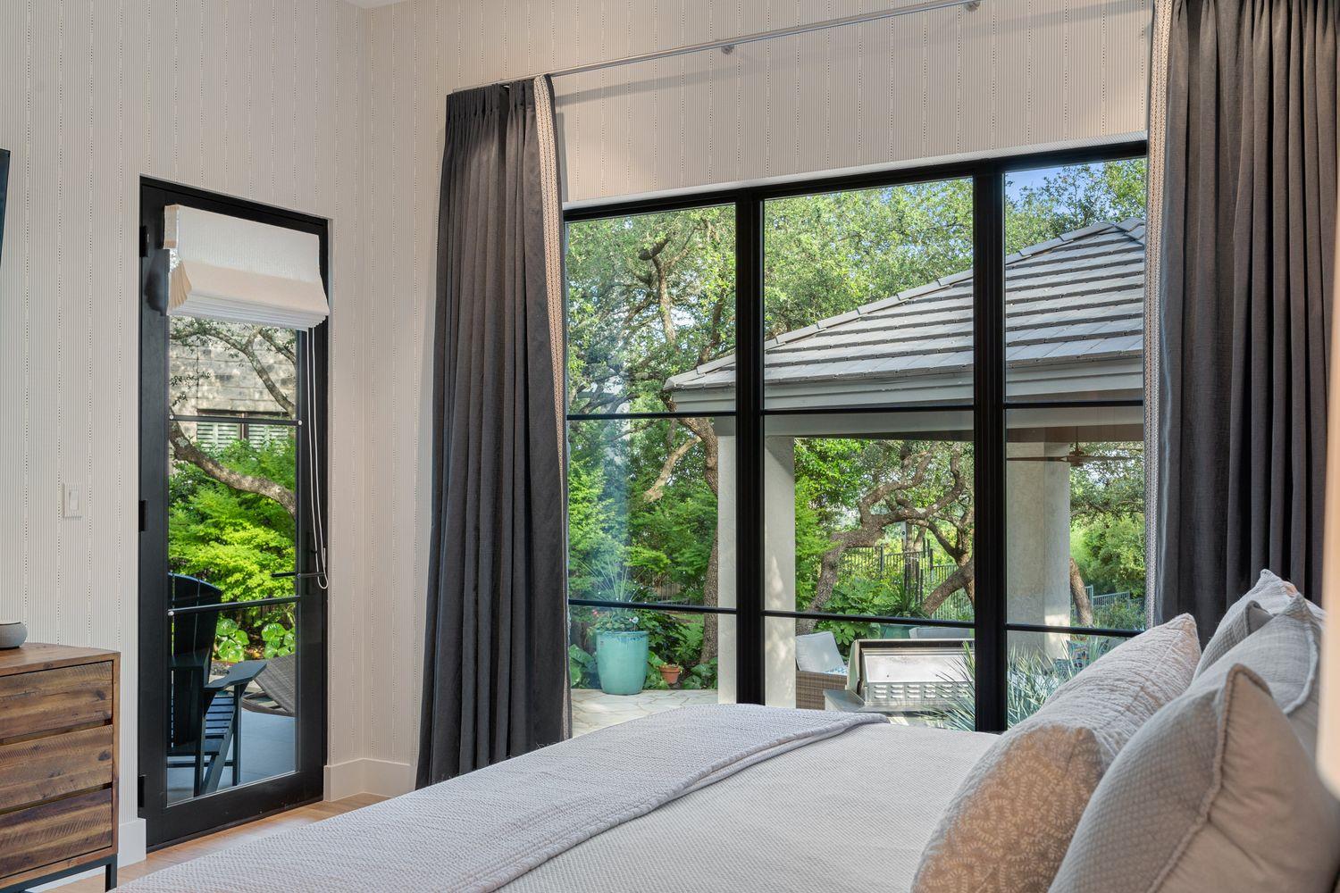 2300 Barton Creek BLVD # 4