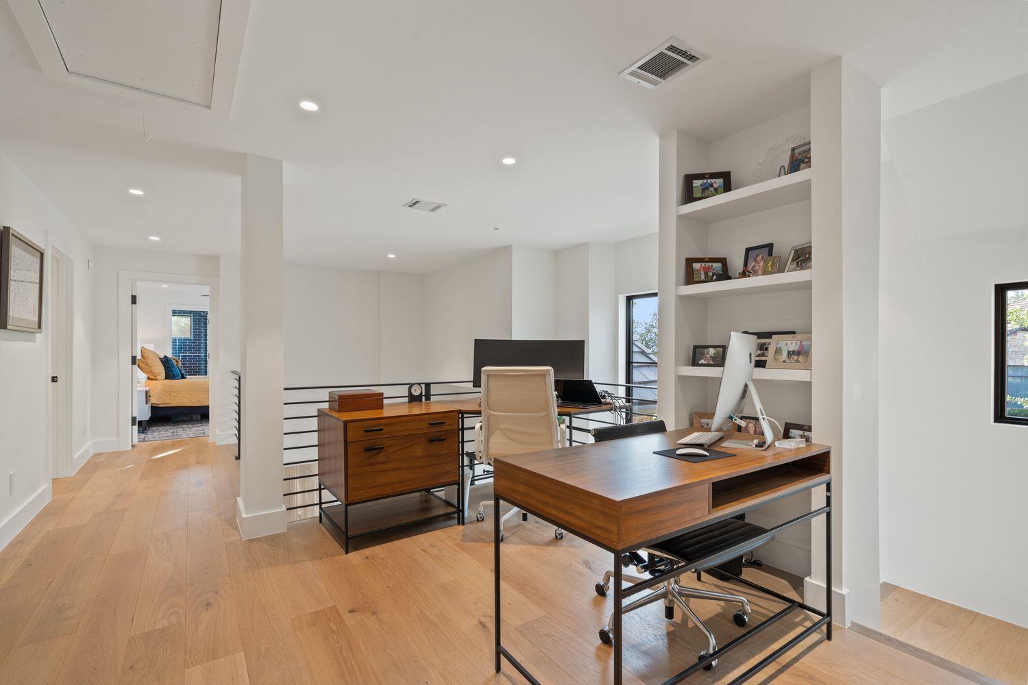 2300 Barton Creek BLVD # 4