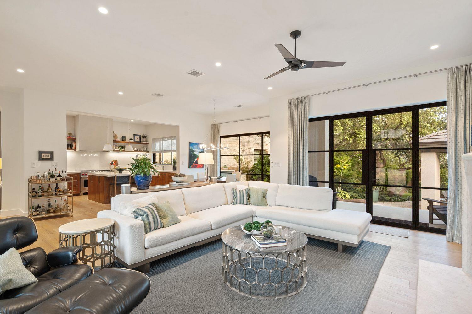 2300 Barton Creek BLVD # 4