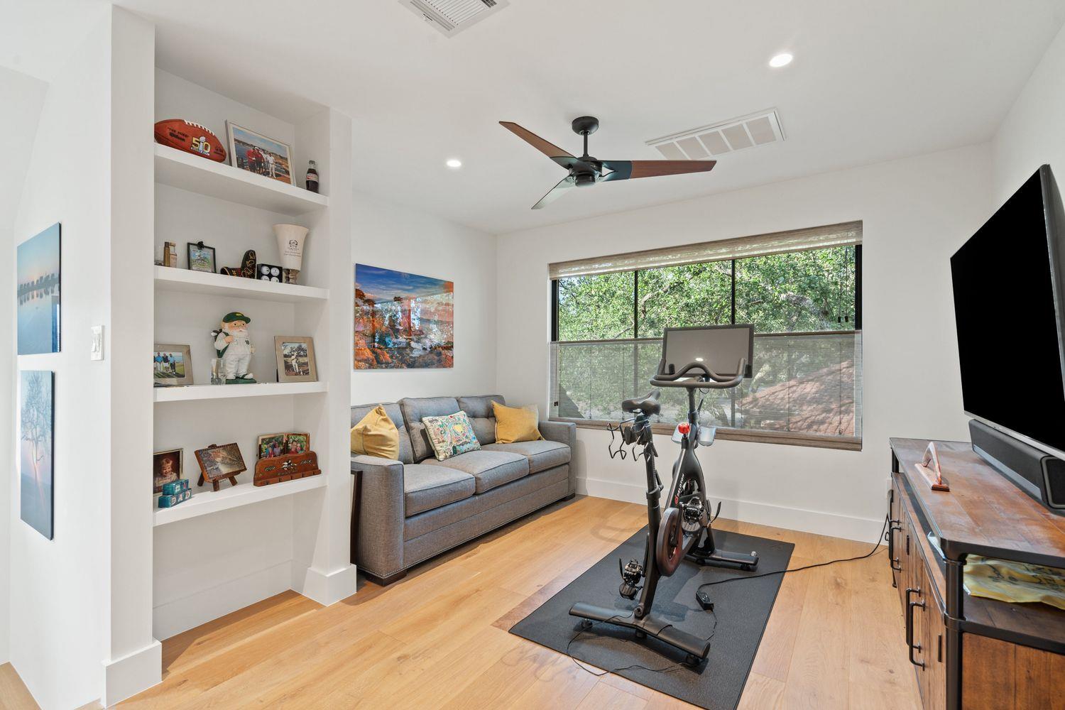 2300 Barton Creek BLVD # 4