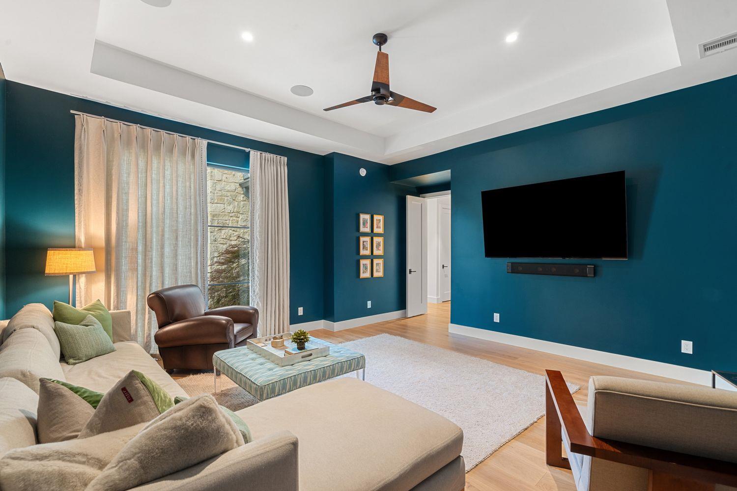 2300 Barton Creek BLVD # 4