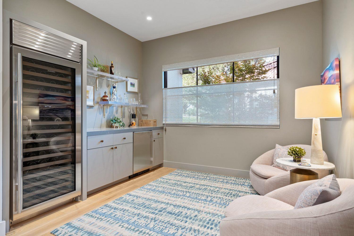 2300 Barton Creek BLVD # 4