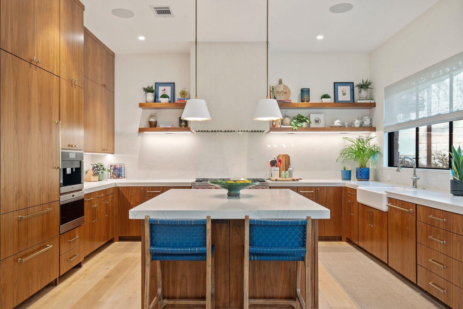 2300 Barton Creek BLVD # 4