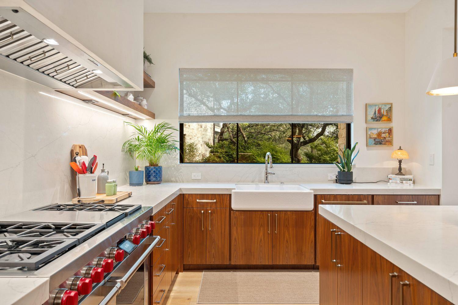 2300 Barton Creek BLVD # 4