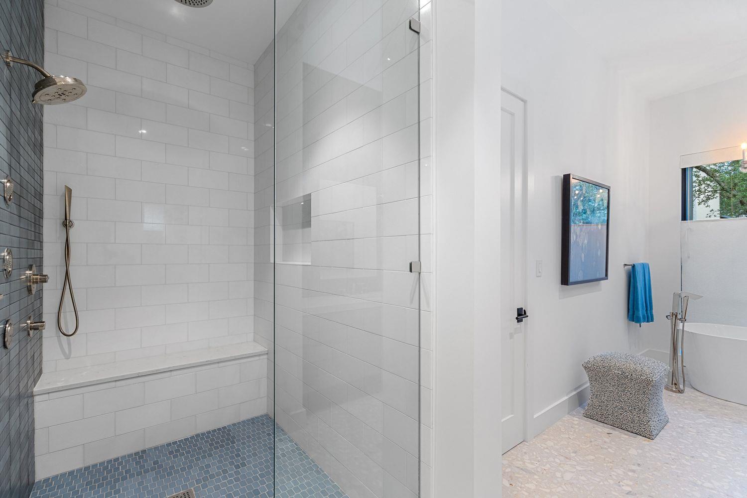 2300 Barton Creek BLVD # 4