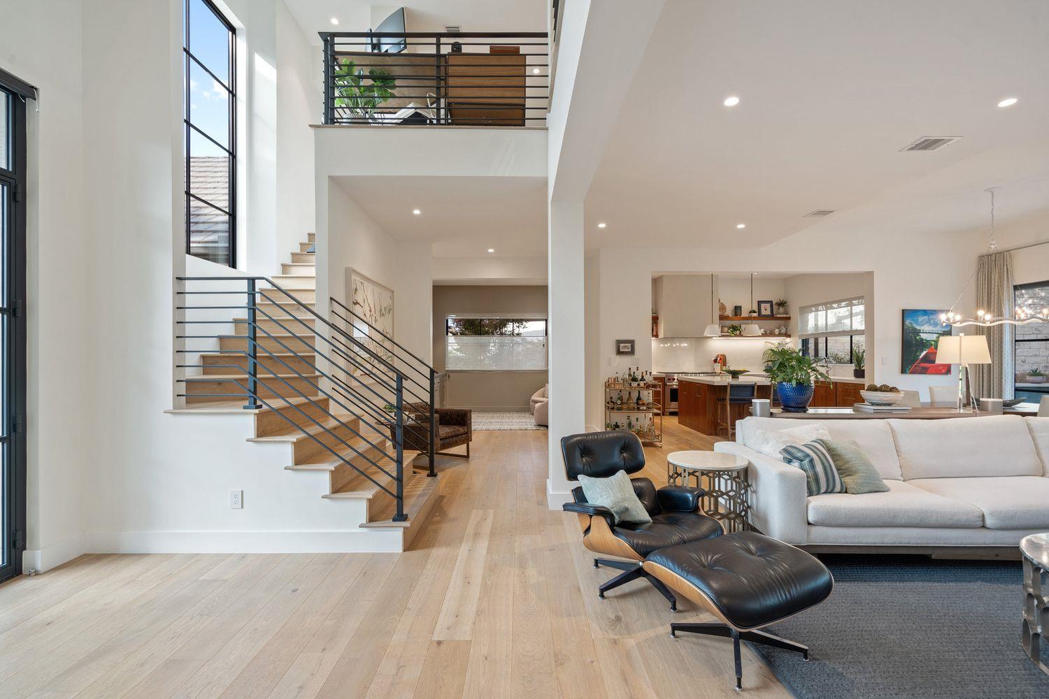 2300 Barton Creek BLVD # 4