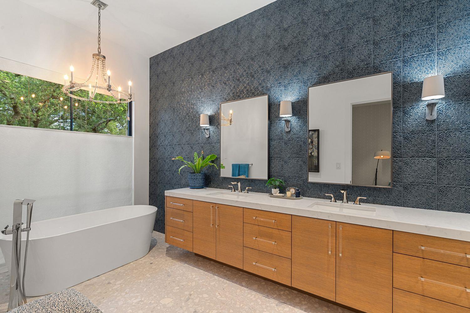 2300 Barton Creek BLVD # 4