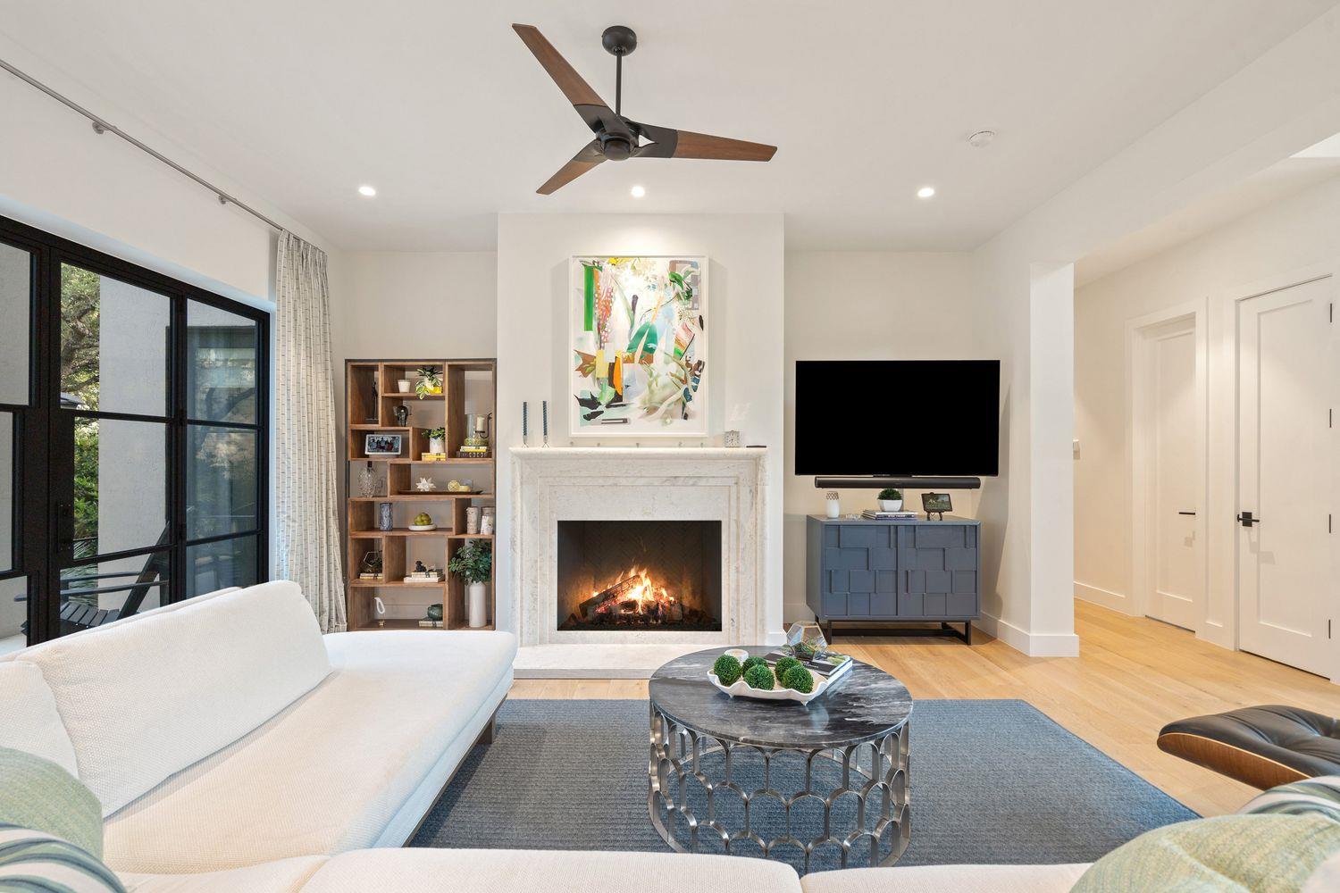 2300 Barton Creek BLVD # 4