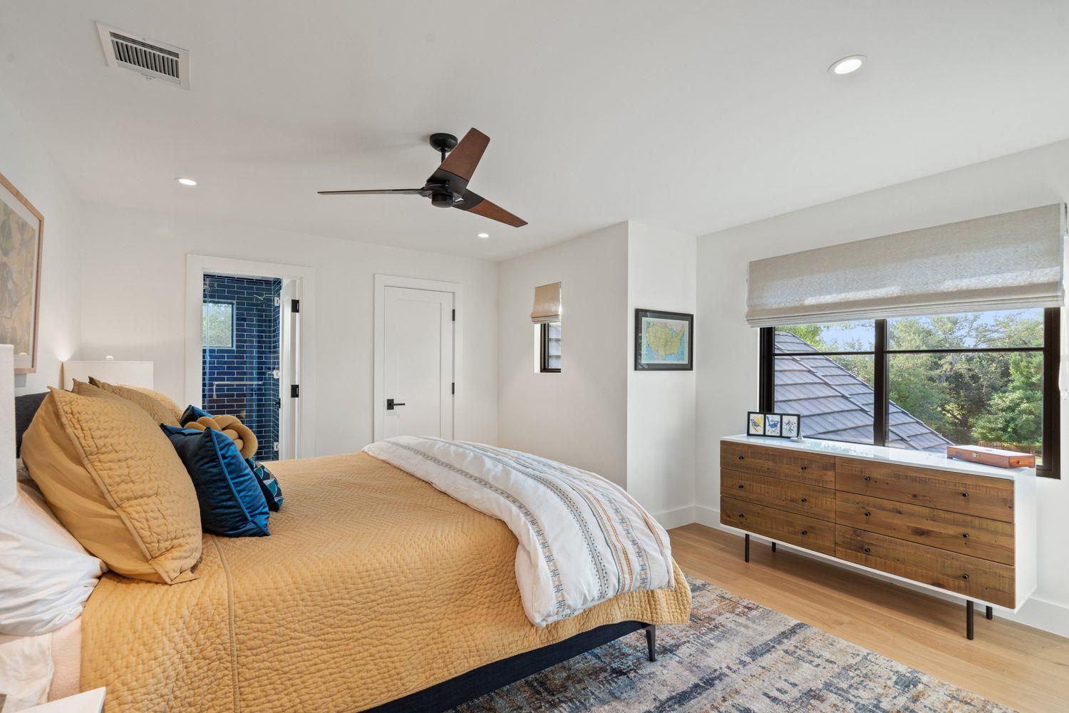 2300 Barton Creek BLVD # 4