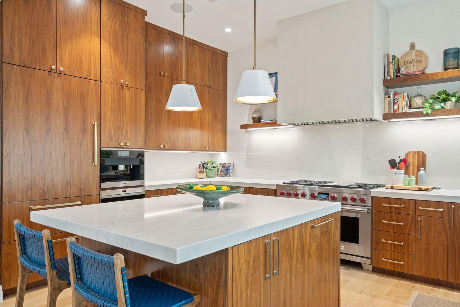 2300 Barton Creek BLVD # 4