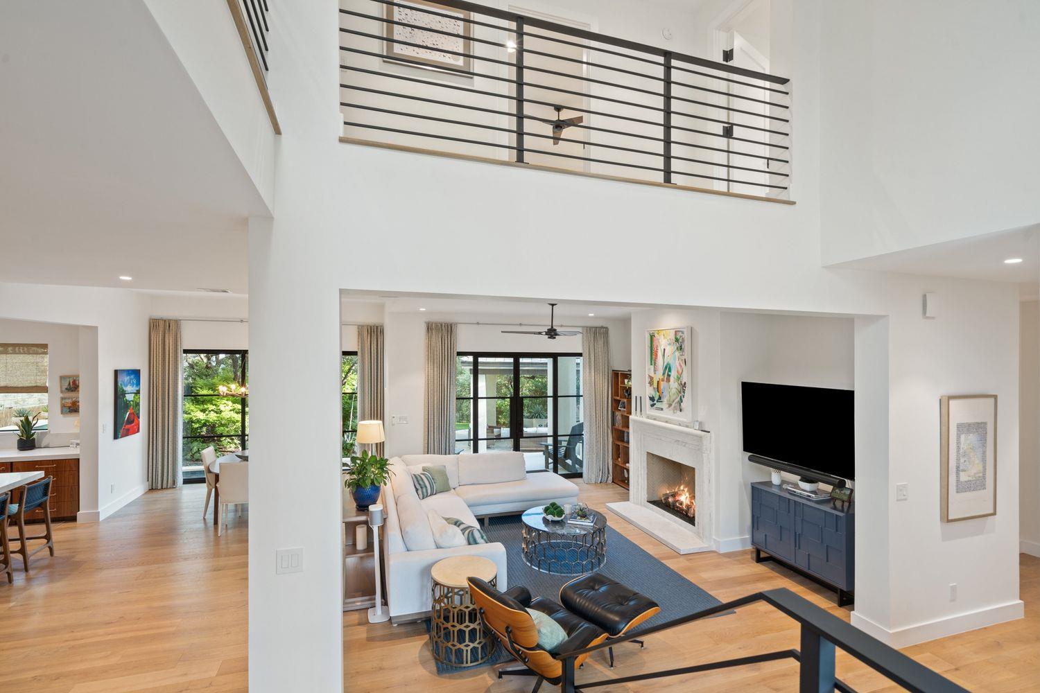 2300 Barton Creek BLVD # 4