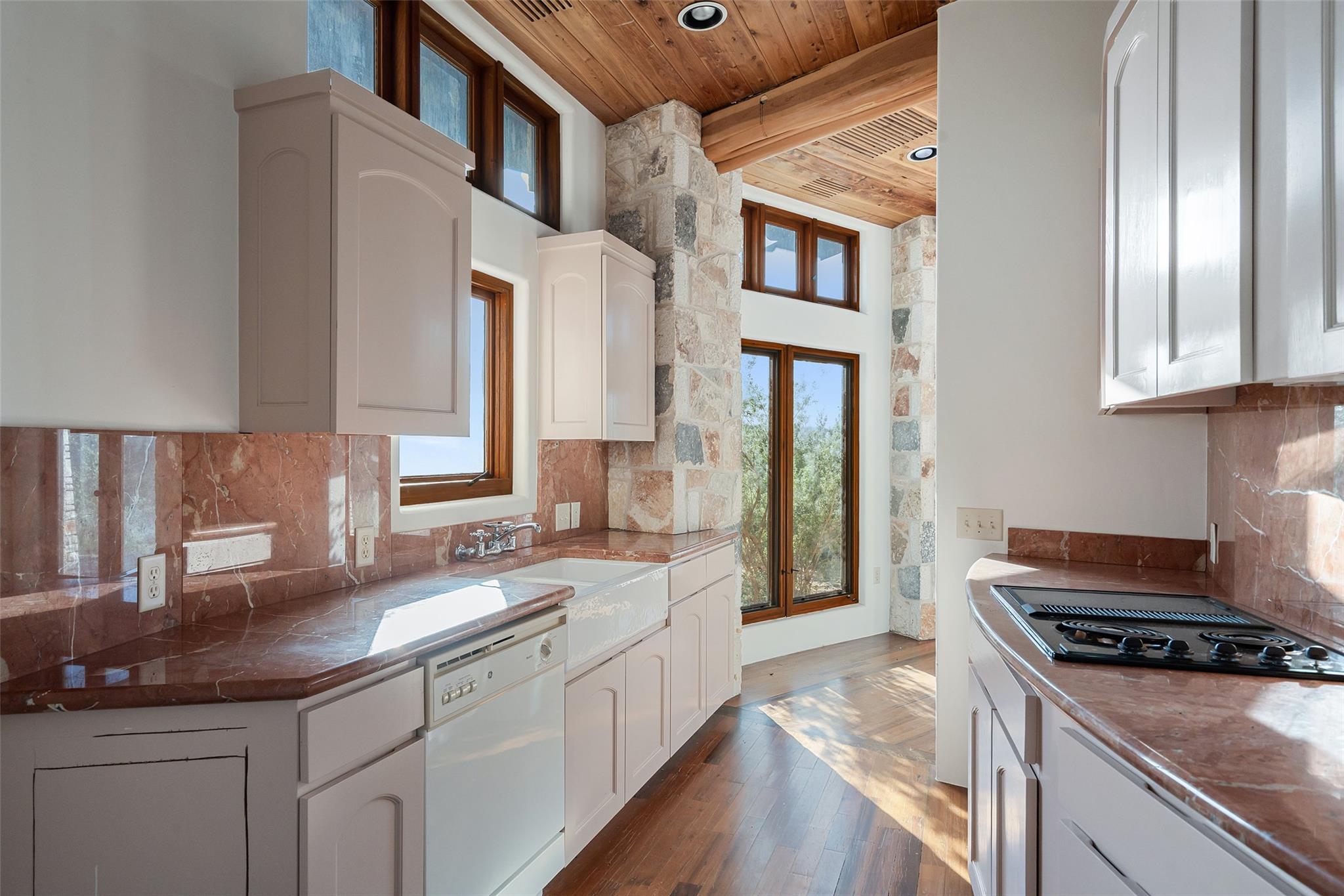 19201 Moreh Peak PASS