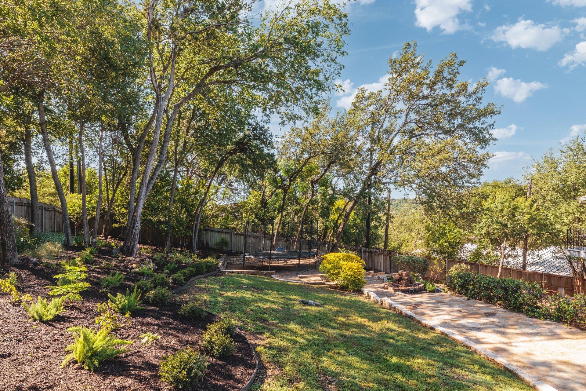6105 Highlandale DR