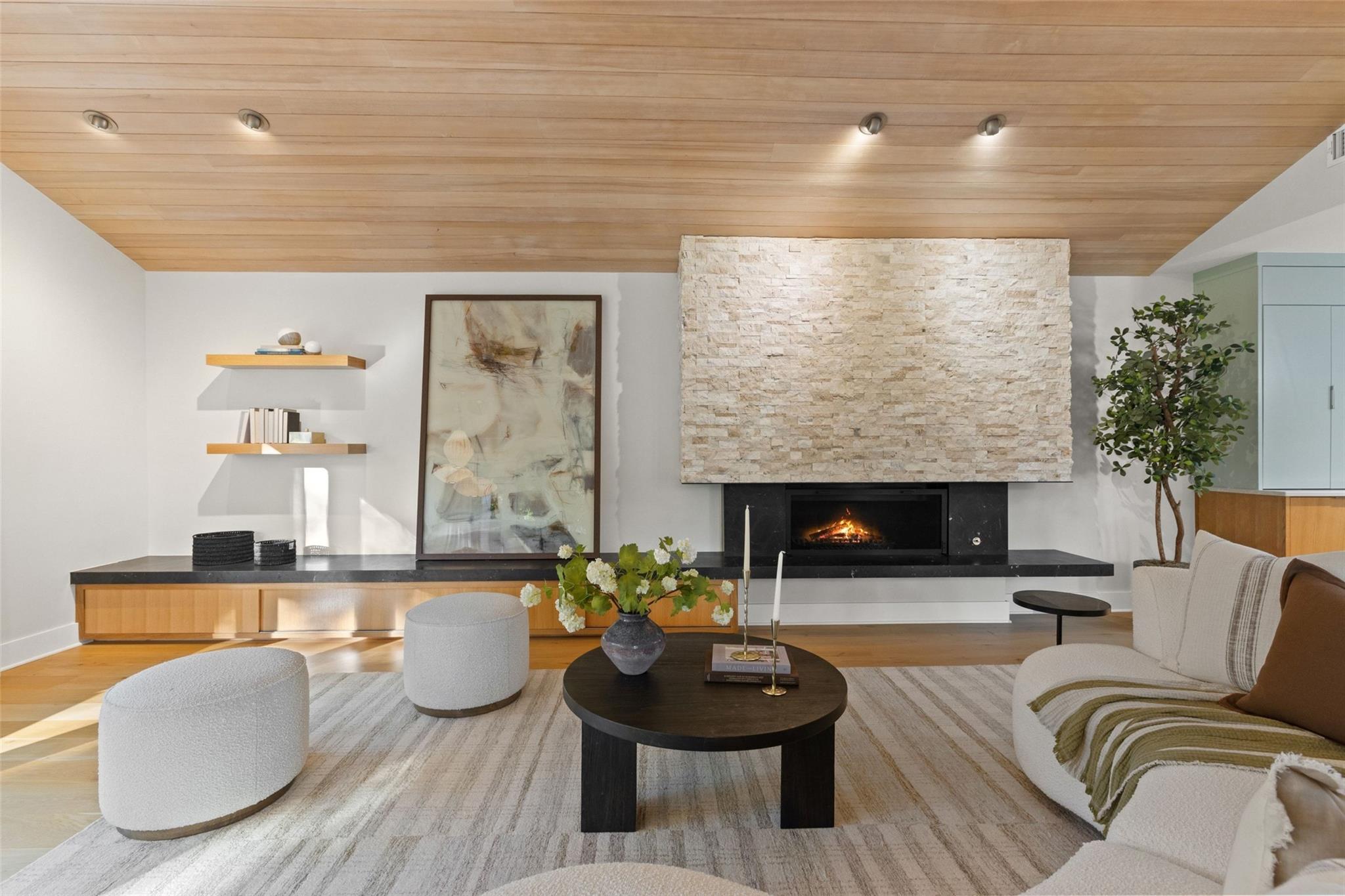 4906 Balcones DR