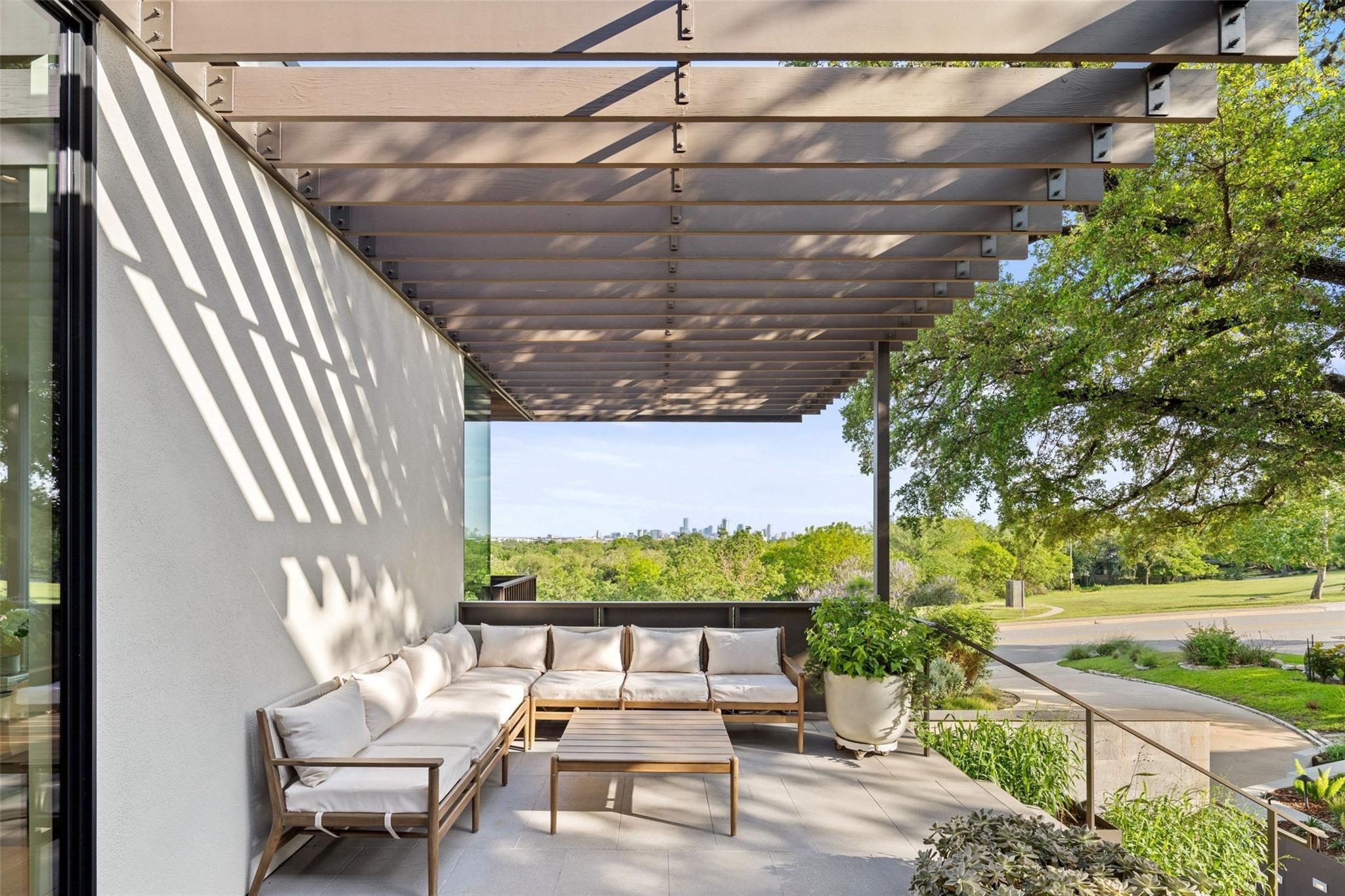 4906 Balcones DR