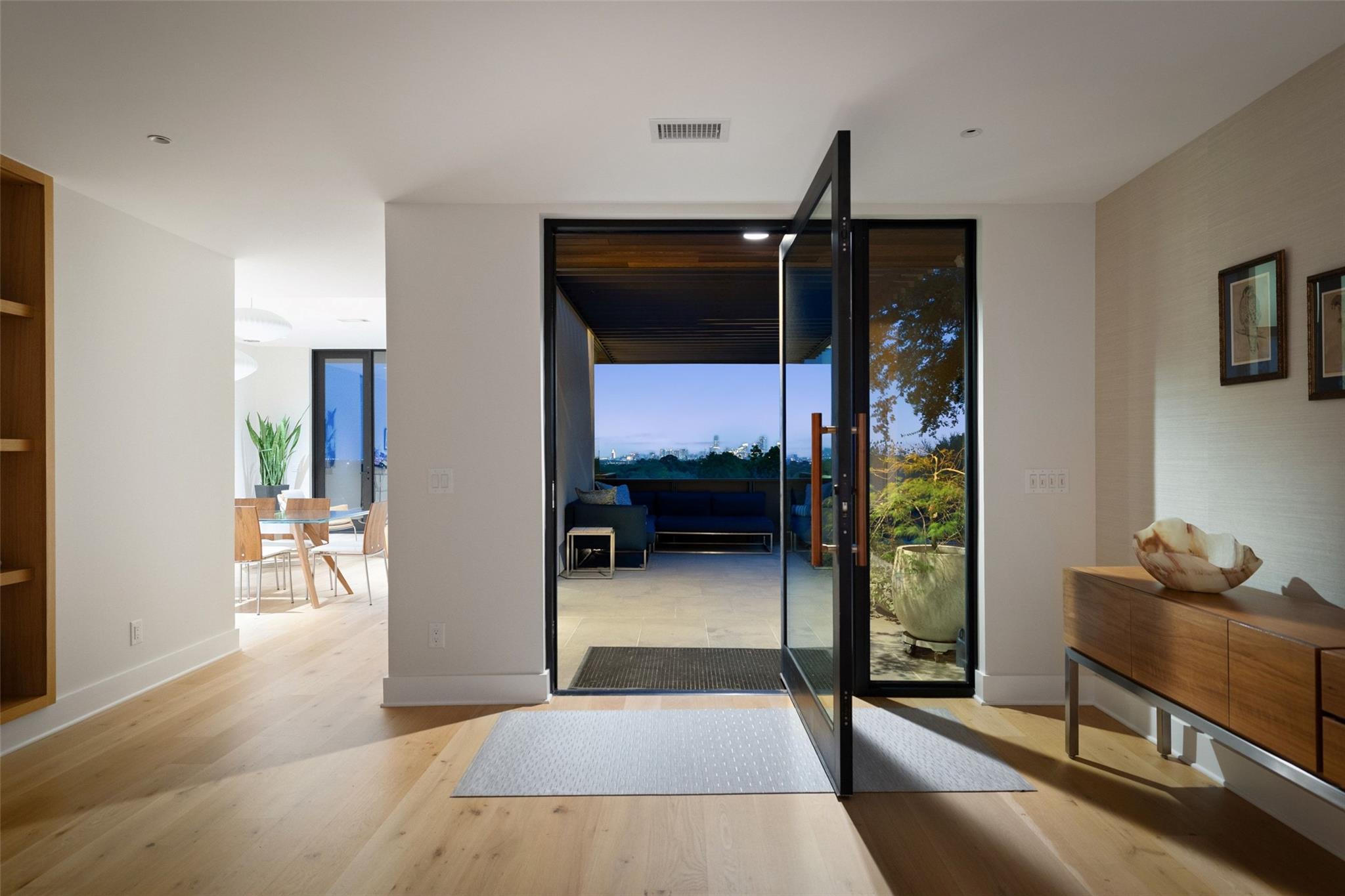 4906 Balcones DR