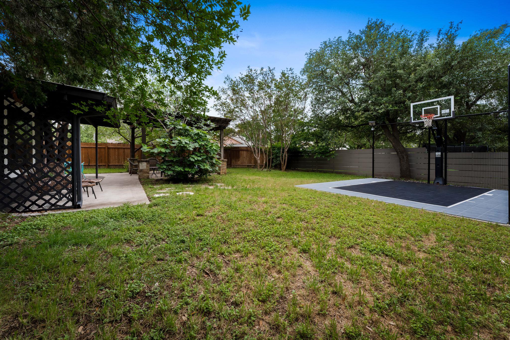 11600 Parkfield DR