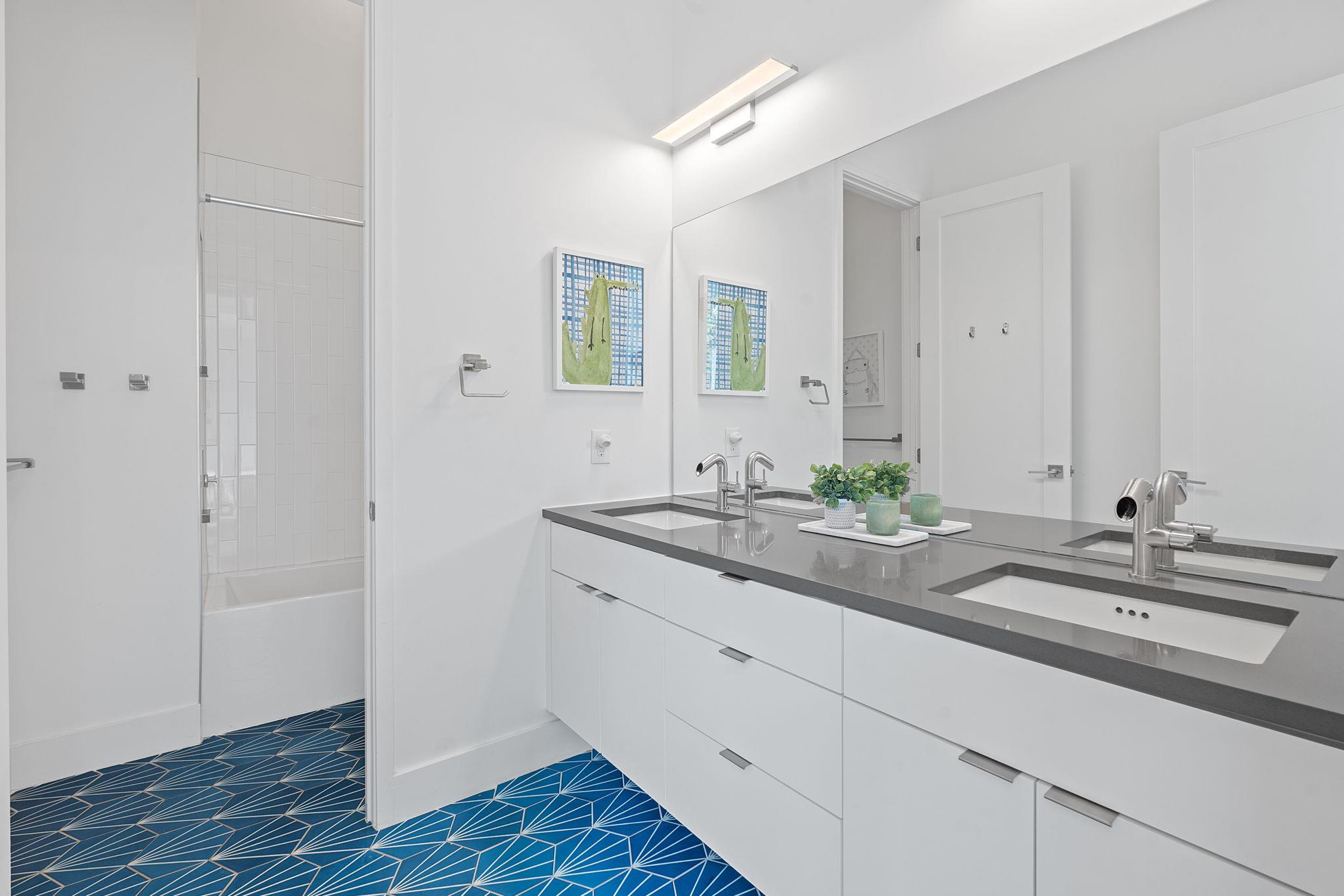 1605 Chelsea LN # 2 Unit: 1 & 2