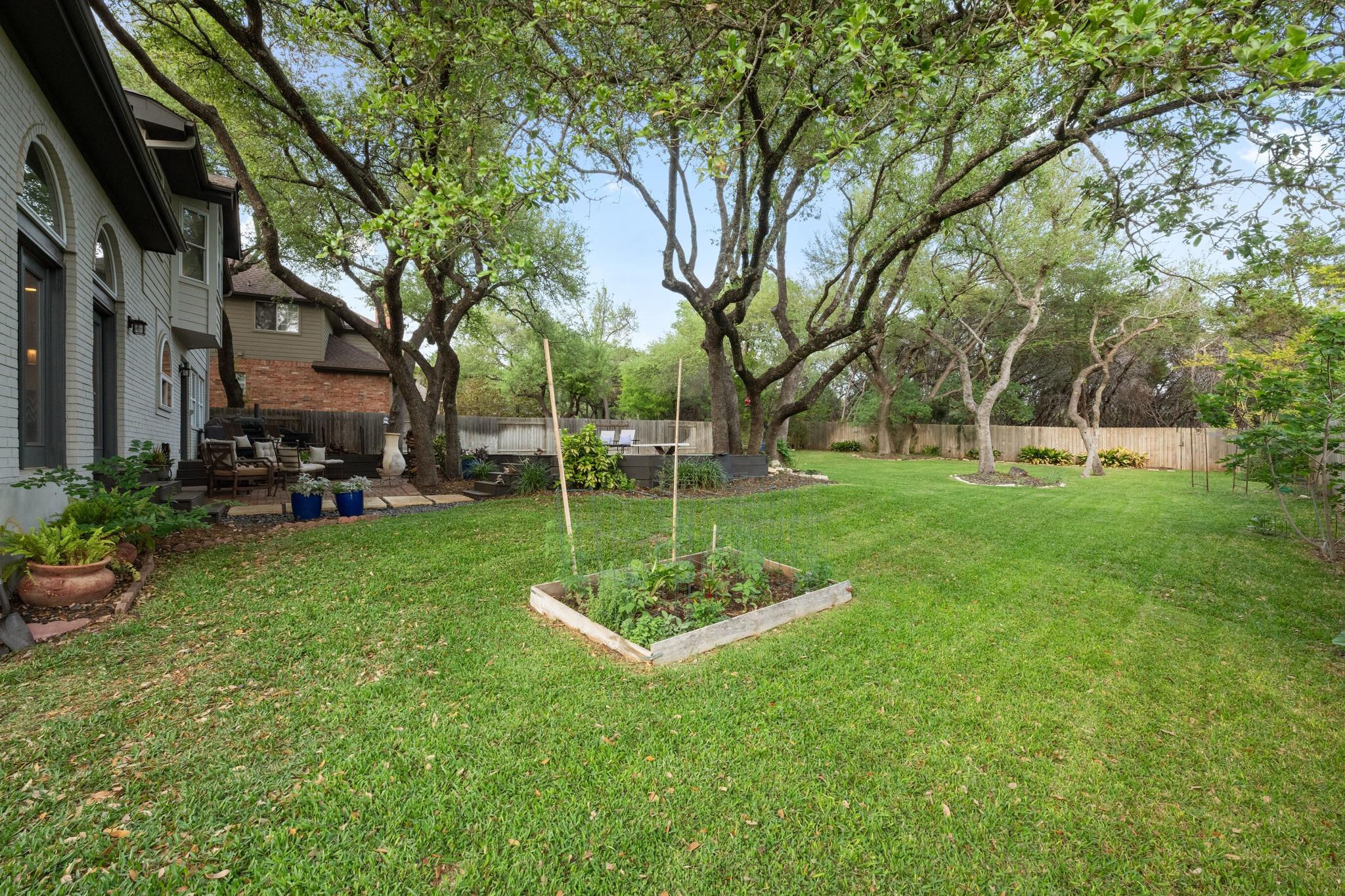 10080 Circleview DR
