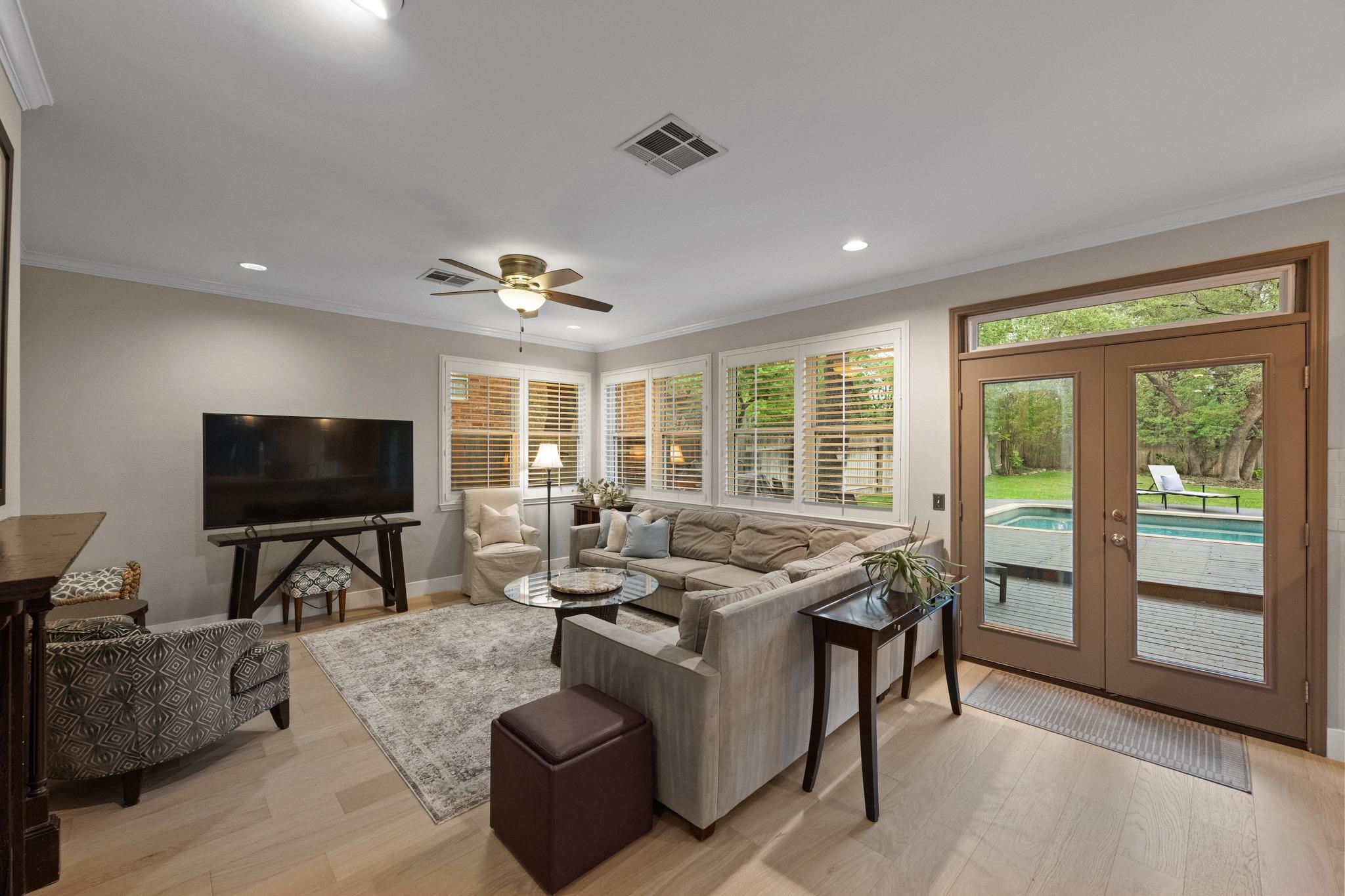 10080 Circleview DR