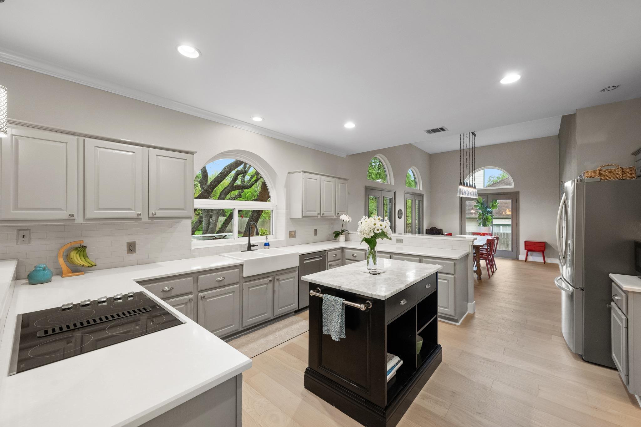 10080 Circleview DR