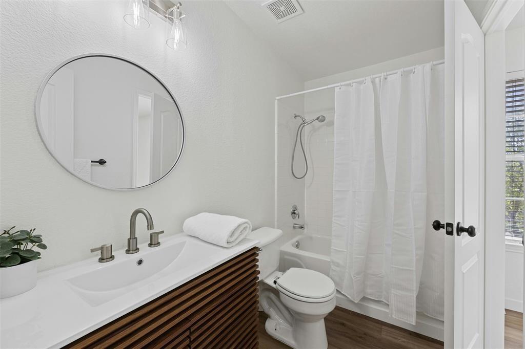 3603 Windhill LOOP