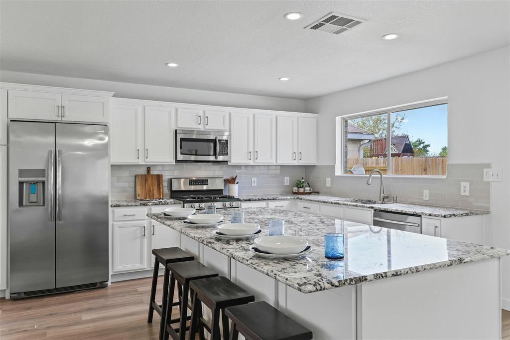 3603 Windhill LOOP