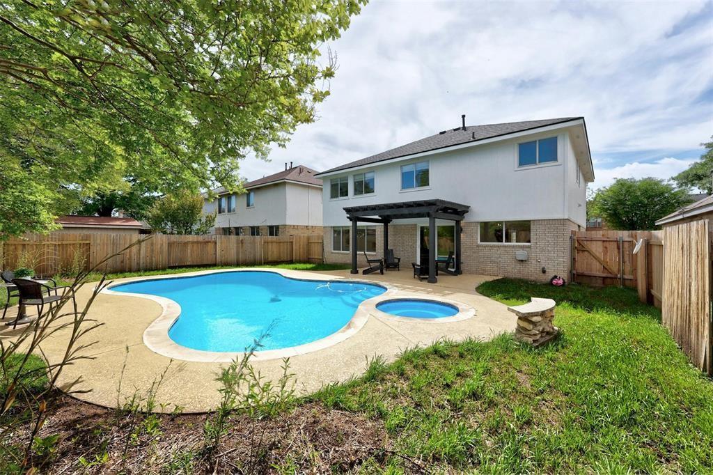 3603 Windhill LOOP