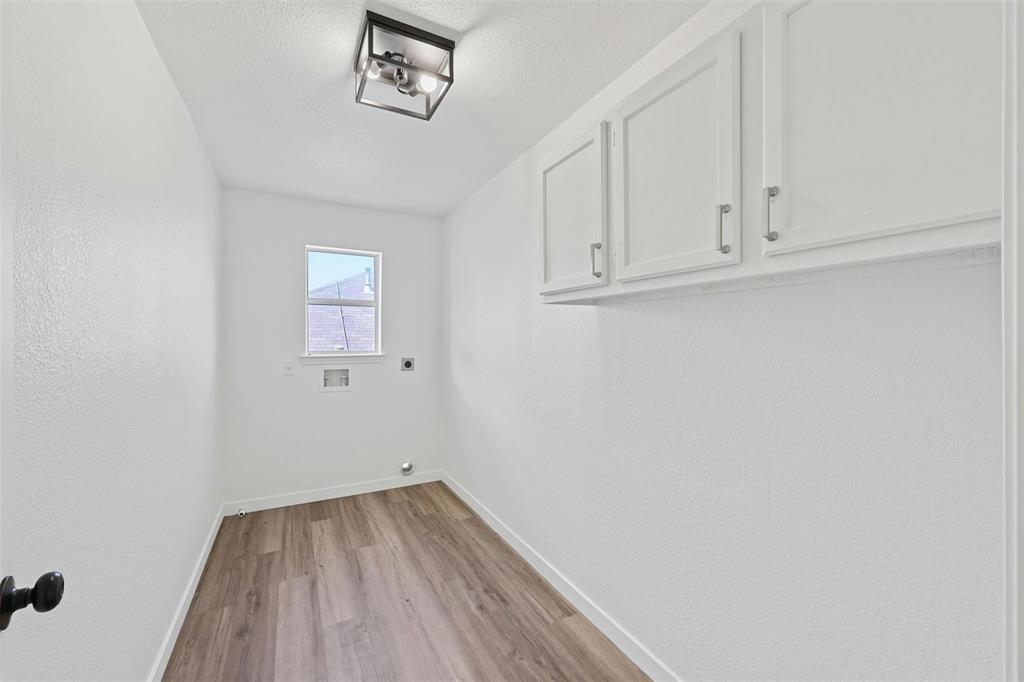 3603 Windhill LOOP