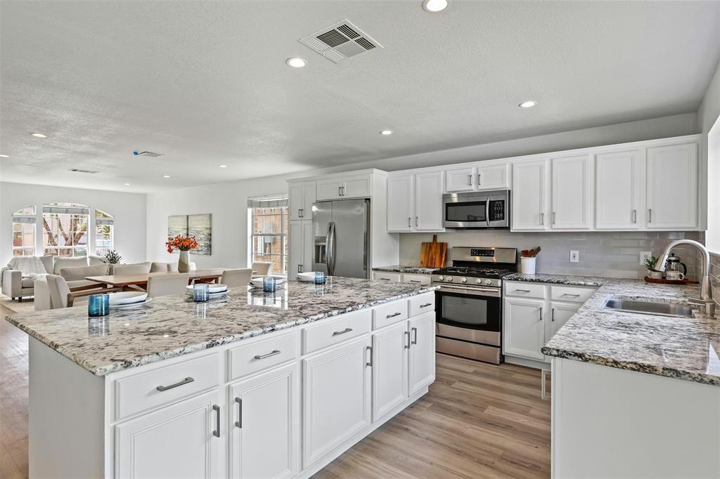 3603 Windhill LOOP