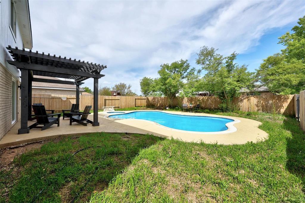 3603 Windhill LOOP
