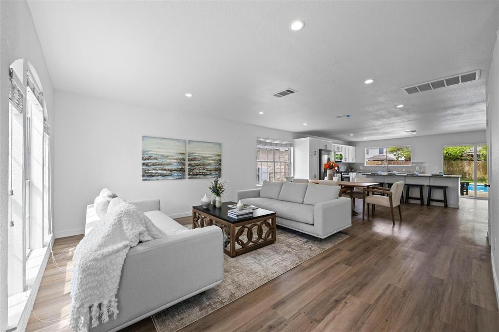 3603 Windhill LOOP