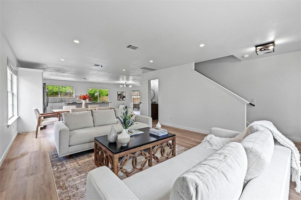 3603 Windhill LOOP