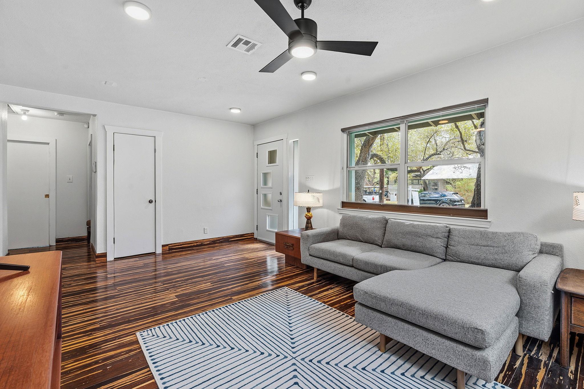 1112 Mission RDG